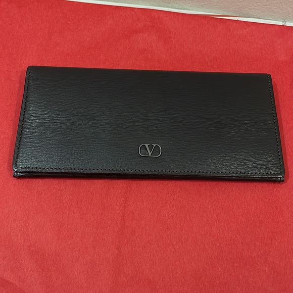 Sold❌Authentic Valentino Garavani Long Leather Wallet🖤UNISEX - Picture 10 of 17